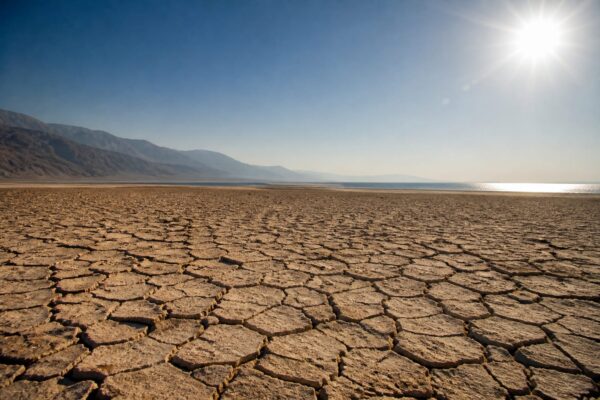 România intră vineri, 31 iulie 2026, într-un nou val de caniculă cu 38°C. Litoralul și muntele oferă singura evadare