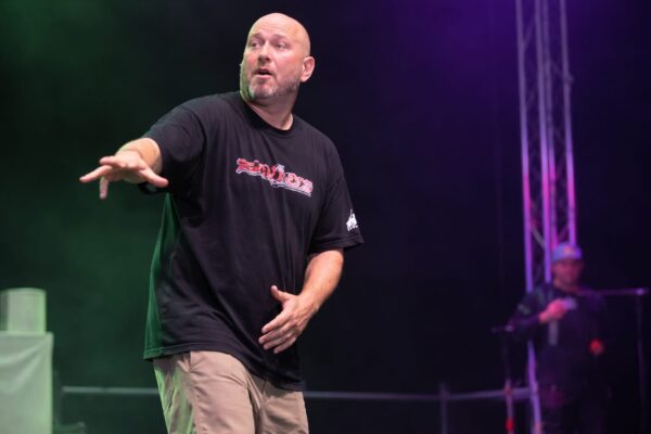 Cheloo, schimbat vizibil după internarea din iunie. Un concert pe Arena Națională a aprins reacțiile fanilor