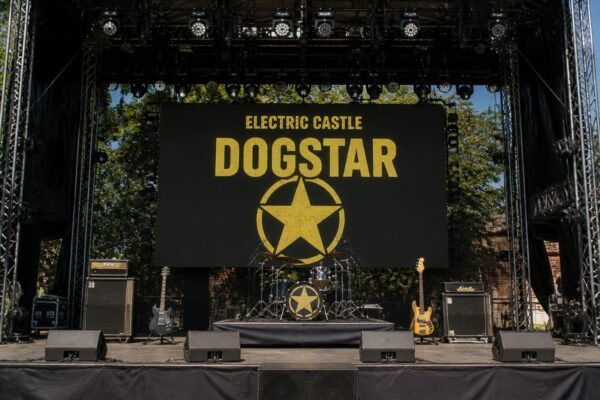 Electric Castle 2026 aduce trupa lui Keanu Reeves, Dogstar, și transmisiuni live