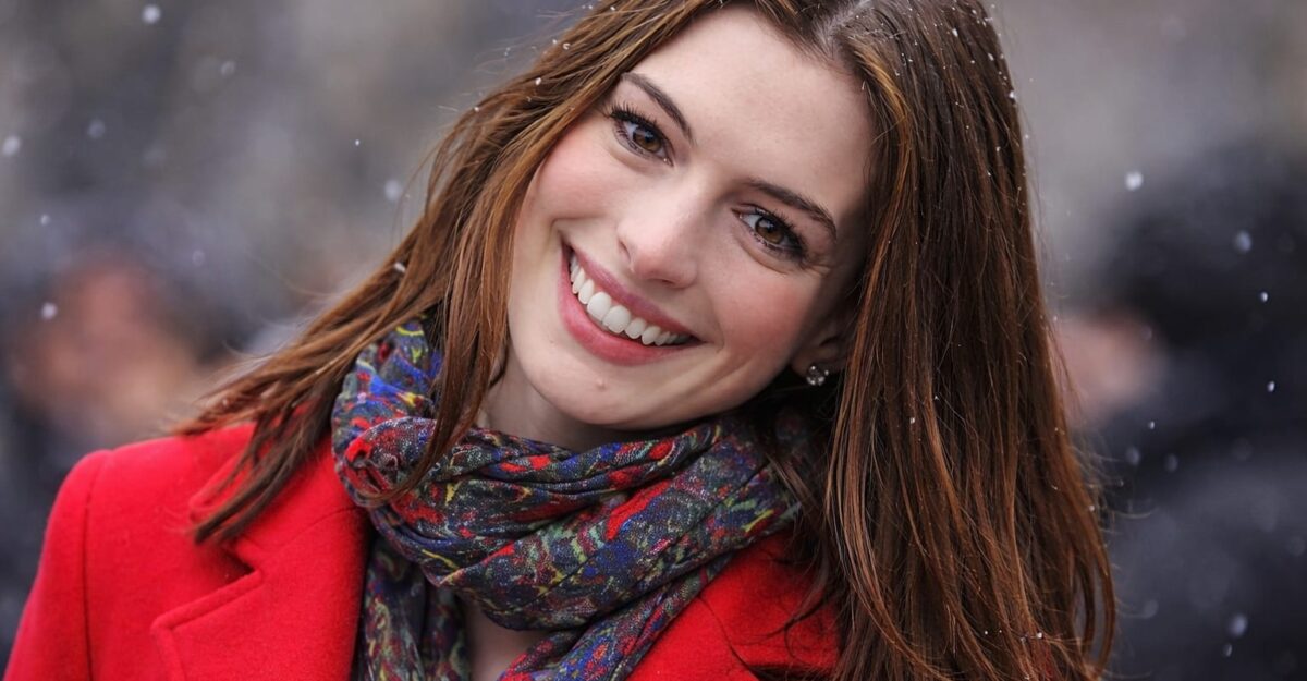 Anne Hathaway și-a confirmat sarcina la New York