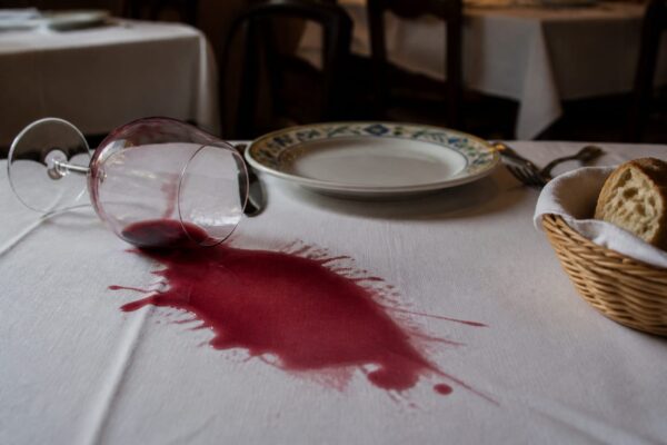 Șapte gafe grave care te dau de gol în restaurantele din Italia