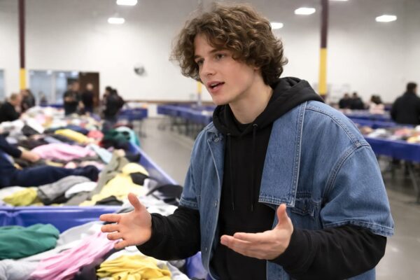 Adolescent din Portland a cumpărat o geacă cu 3 dolari