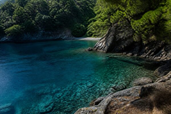 Samothraki are 28 de grade în august. Cum eviți canicula de peste 40 de grade din Grecia în această vară?