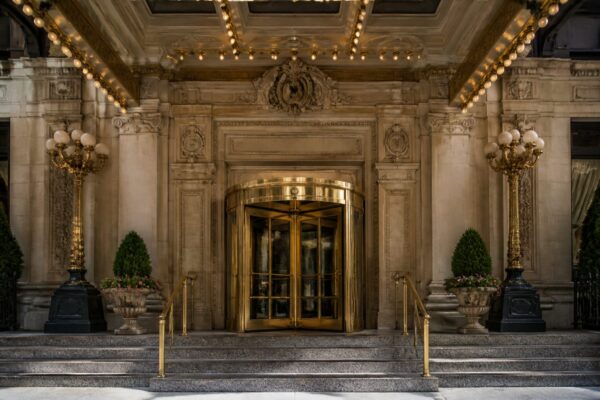 Cele 7 hoteluri-fetiș din Upper East Side își asigură statutul de legendă