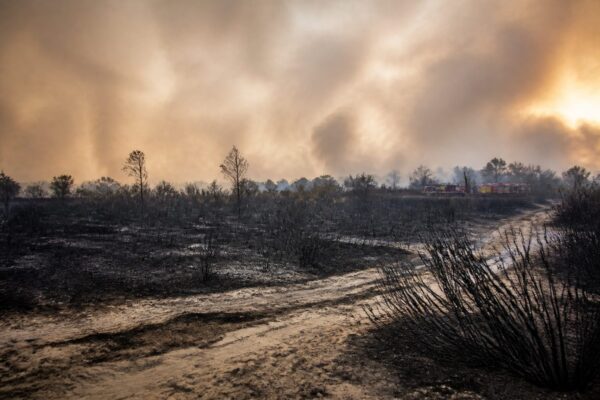 Incendiile din Franța au evacuat 20.000 de oameni din Gironde. Cum scade presiunea pe intervenția din Europa