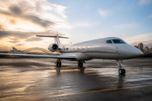 Jeff Bezos și Lauren Sanchez au zburat la Sydney cu un jet privat de 80 de milioane de dolari