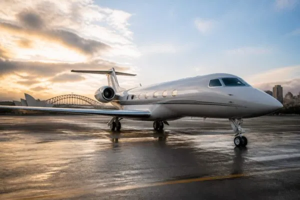 Jeff Bezos și Lauren Sanchez au zburat la Sydney cu un jet privat de 80 de milioane de dolari