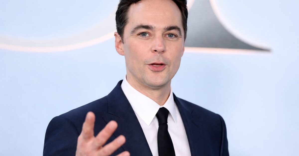 Jim Parsons rupe tăcerea despre „The Big Bang Theory”. 279 de episoade l-au împins pe actor la limita stării mintale