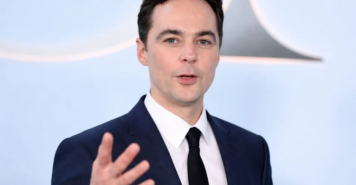 Jim Parsons rupe tăcerea despre „The Big Bang Theory”. 279 de episoade l-au împins pe actor la limita stării mintale