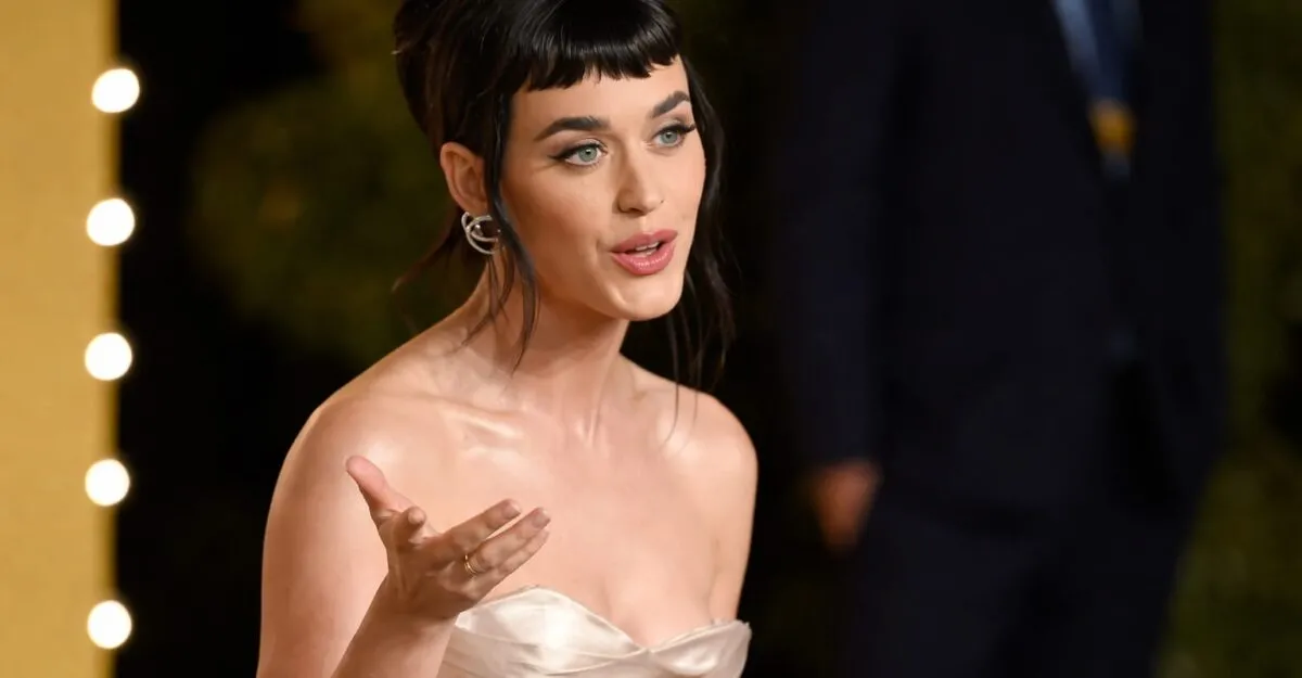 O piesă din 2010 a aprins scandalul cu Casa Albă. De ce s-a enervat Katy Perry când a văzut „Firework” pe TikTok