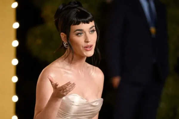 O piesă din 2010 a aprins scandalul cu Casa Albă. De ce s-a enervat Katy Perry când a văzut „Firework” pe TikTok