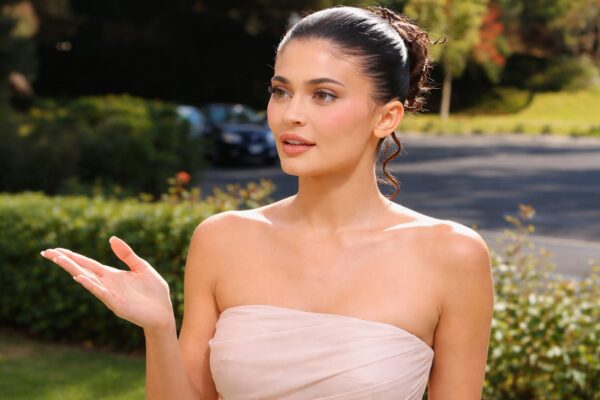 Kylie Jenner și-a plâns bunica de 91 de ani. A publicat imagini de arhivă după moartea lui MJ Campbell, într-un