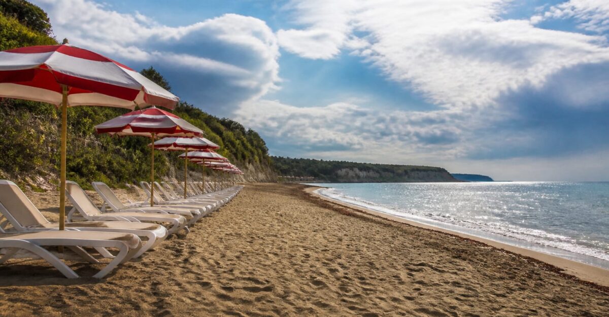 Litoralul Bulgariei a pierdut 9% dintre turiștii străini în vara 2026