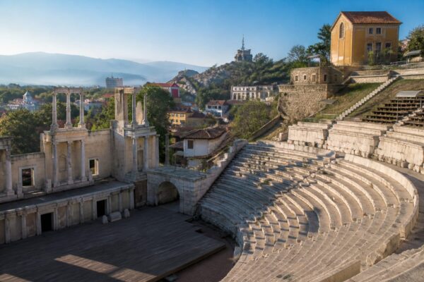 Plovdiv are peste 8.000 de ani de istorie. Orașul reduce costul unui city break cu până la 70%