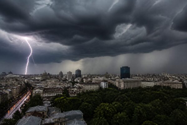 Bucureștiul a fost sub Ro-Alert de furtună timp de 35 de minute