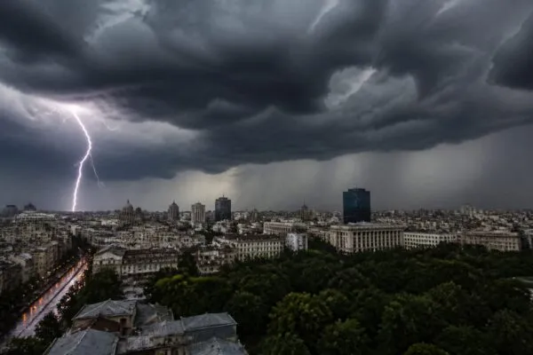 Bucureștiul a fost sub Ro-Alert de furtună timp de 35 de minute