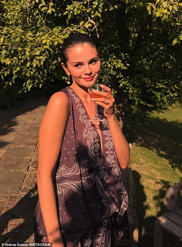 Selena Gomez Benny Blanco, Selena Gomez, imagini romantice cu Benny Blanco după reunire