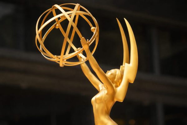 Sindicatele de la Hollywood atacă decizia de a scoate cinci categorii de la gala Emmy televizată