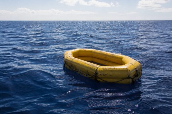 Kai Sato a supraviețuit o lună pe Pacific. Navigatorul a parcurs 1.450 de kilometri în derivă și a băut apă