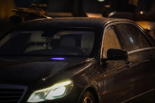 Vedeta care și-a blindat cina de repetiție cu lunetiști și telefoane confiscate. Ce urmează în 24 de ore