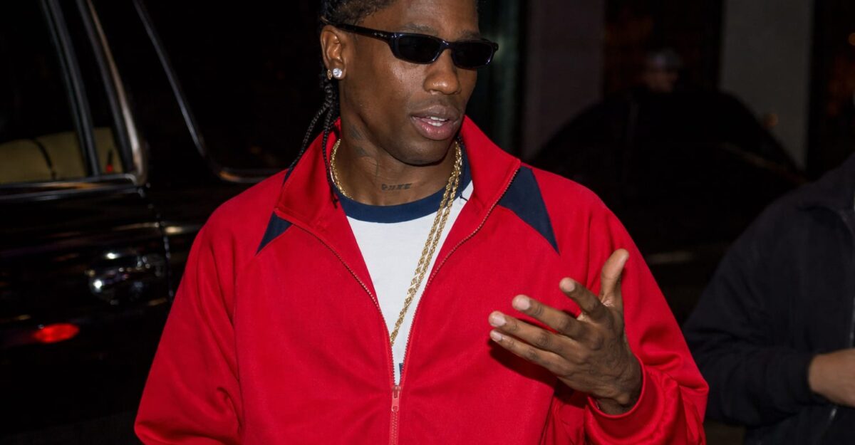 Travis Scott și anturajul lui, scandal sâmbătă noaptea la Zero Bond. Ce a declanșat altercația din clubul privat