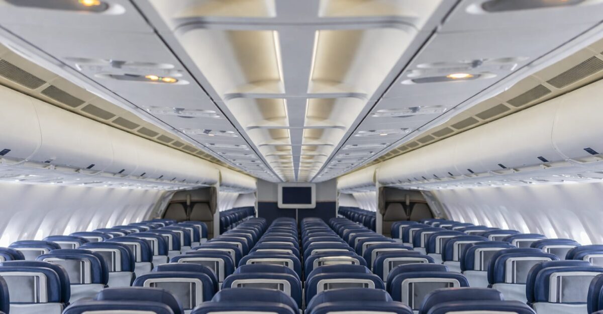 United Airlines scoate scaunul din mijloc pe un rând din Economy Plus
