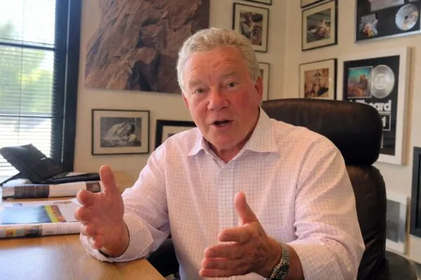 William Shatner, la 95 de ani, intră în heavy metal la Riot Fest 2026