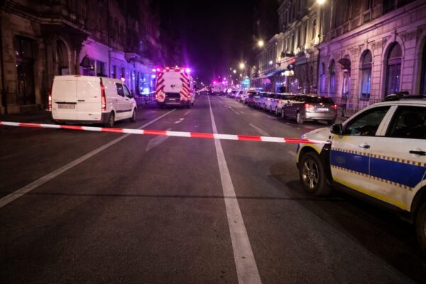 Doi turiști au murit după ce un Duster a intrat pe trotuar în Brașov