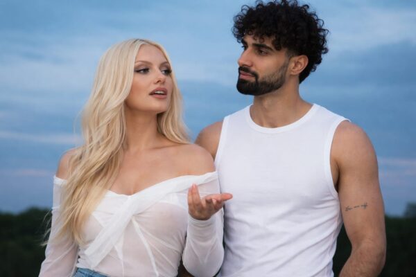 Alexandra Stan mai are 2 zile până la naștere și lansează piesa „Set Me Free”