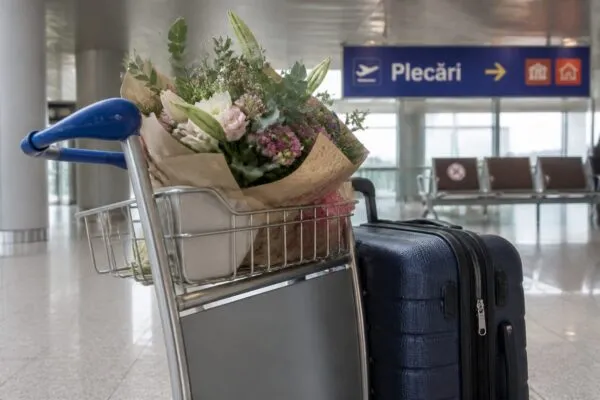 Codin Maticiuc a postat un clip din aeroport cu soacra lui, Paula. Cum a vorbit despre ajutorul primit cu cele două fiice