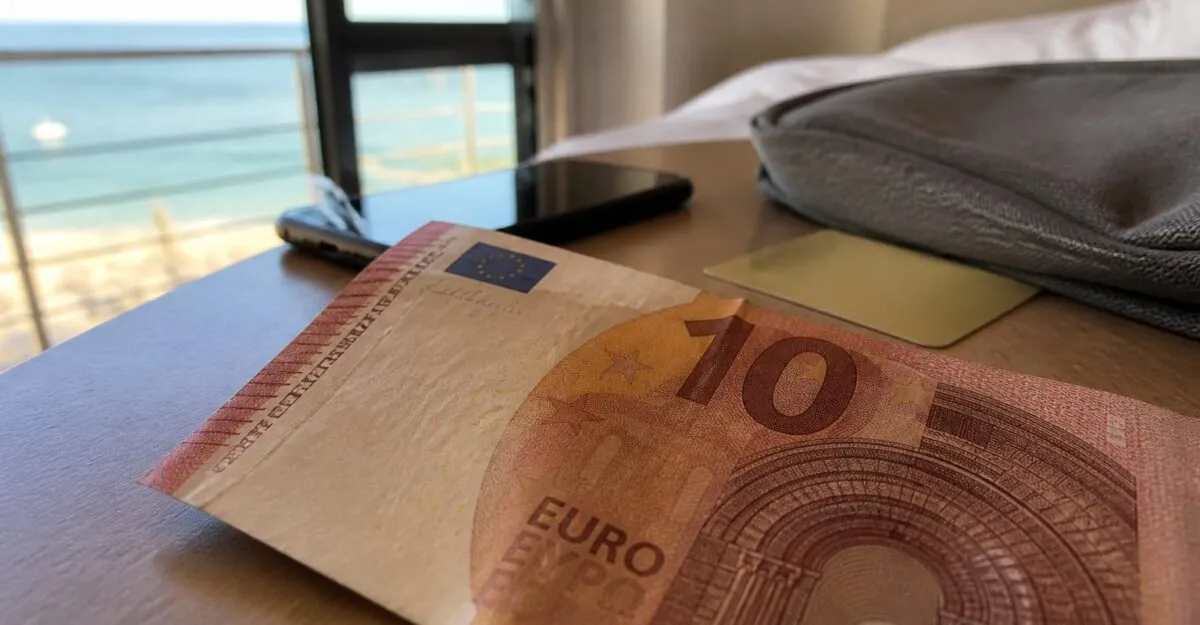 10 euro în buzunar a avut Edan, 19 ani, la mare de ziua mamei sale. Vica Blochina îl acuză pe Pițurcă de diferențe între copii