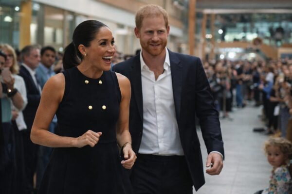 Harry și Meghan mută din nou piesele în familia regală, iar reconcilierea cu Charles intră iar în joc