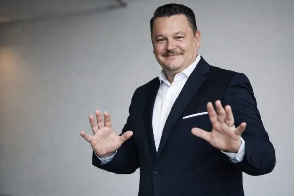 Mihai Bobonete, transformare de nerecunoscut după ce a intrat în acționariatul Universității Craiova