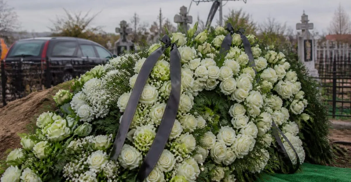 12 ani au rămas în relații bune, iar acum Ramona de la Clejani își plânge fostul soț alături de fete