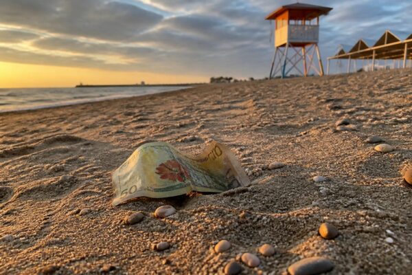 Doi turiști au fost amendați cu câte 500 de lei în Eforie