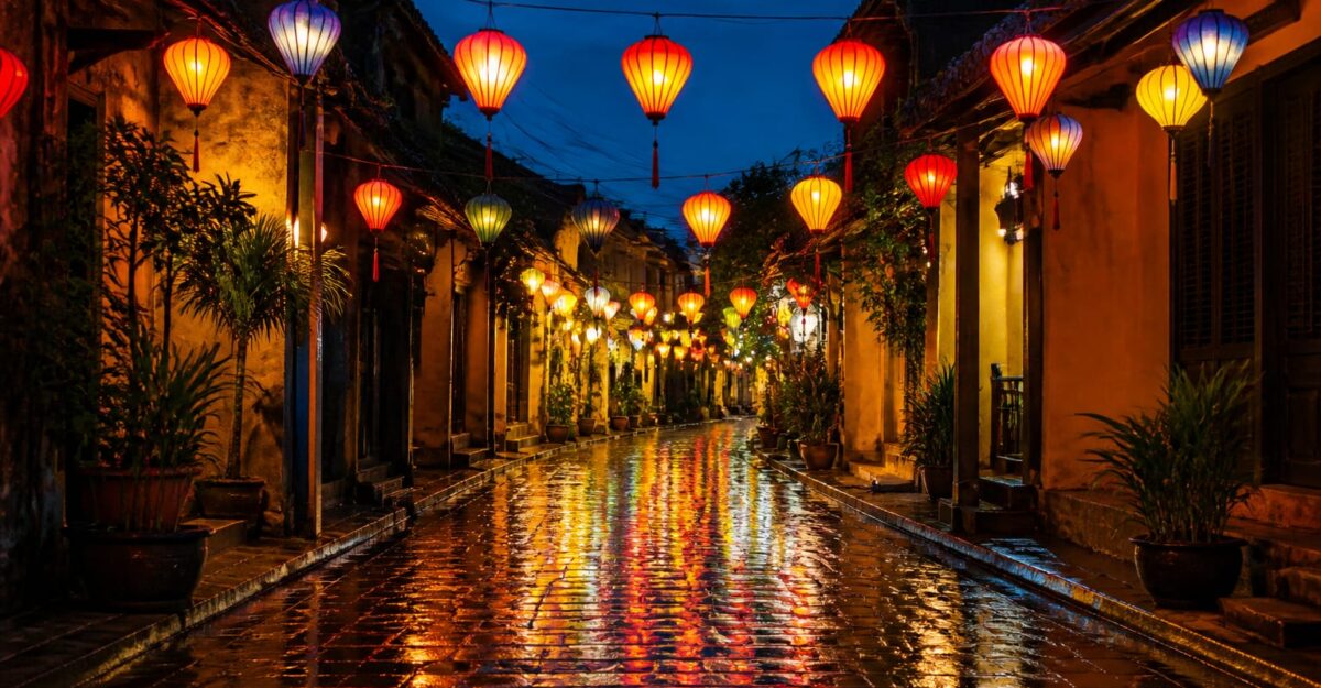 Vietnamul oferă o experiență unică. Trei lumi diferite te așteaptă, de la felinarele din Hoi An la Delta