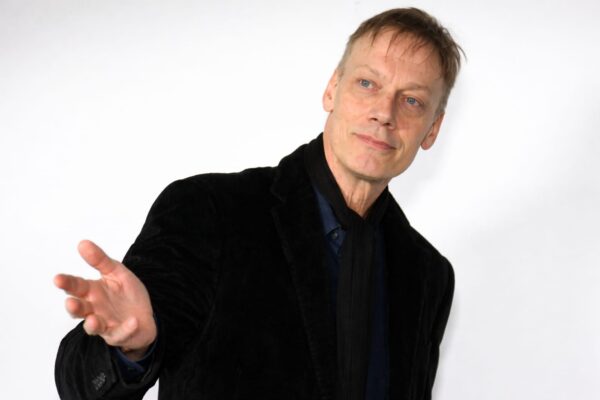 William Orbit a murit la 69 de ani. Producătorul a redefinit carierele Madonnei, Blur și All Saints
