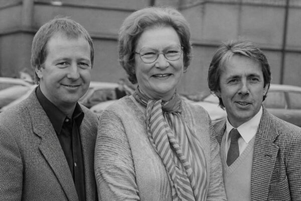 Actorul britanic de 82 de ani care a marcat comedia TV a murit vineri. Numele lui rămâne lipit de două seriale-cult