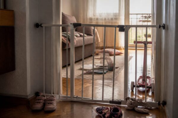 Gabriela Cristea, mamă prea protectoare. Fiicele ei, Iris și Victoria, îi cer să le lase mai libere