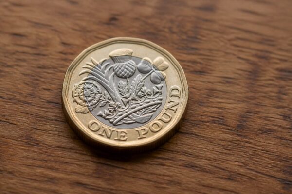 Glastonbury 2027 pune în vânzare biletele la preț record de 408 lire. Când intră la vânzare și ce reguli sunt