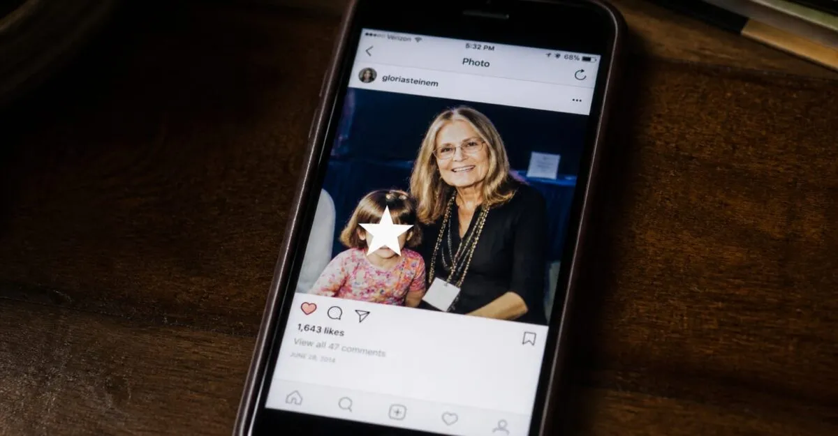 Keeley Brosnan, 62 de ani, o omagiază pe Gloria Steinem. Ce fotografie rară cu Prințul Archie a publicat Meghan