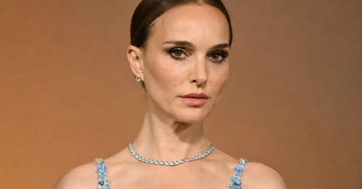 Natalie Portman își mărește familia cu al treilea copil, născut la Paris din relația discretă cu Tanguy Destable