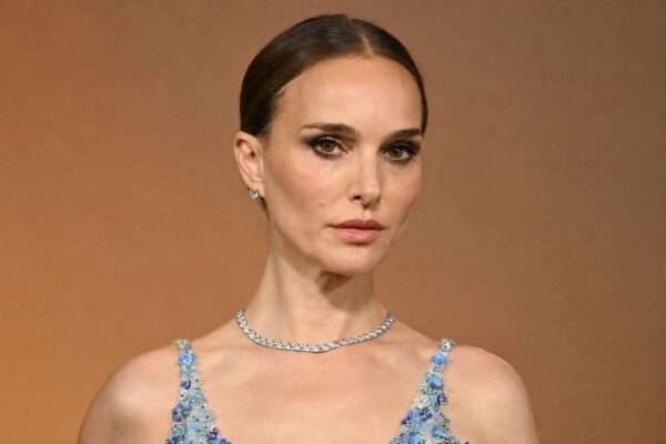 Natalie Portman își mărește familia cu al treilea copil, născut la Paris din relația discretă cu Tanguy Destable