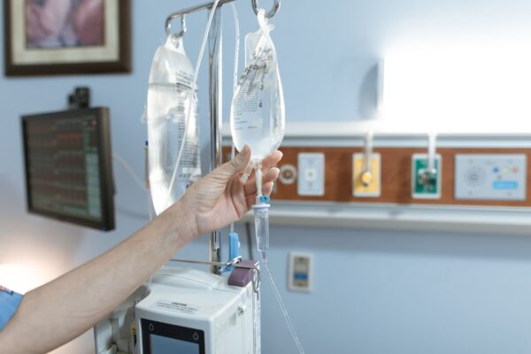 Oana Roman a ajuns de urgență la spital. Analizele au fost bune, dar starea de rău a continuat