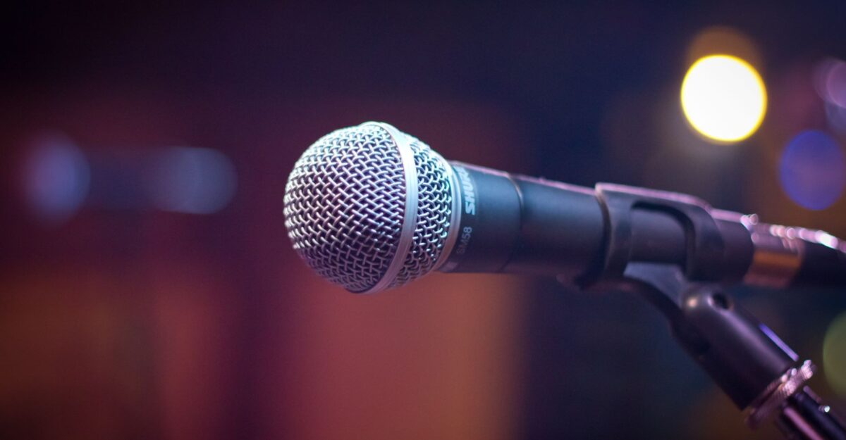 Vlăduța Lupău spune că alți colegi o întrec în talent, dar puțini se pot bate cu ea în muzică